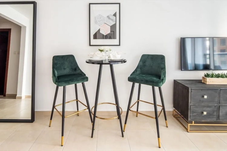 Modern Rustic Studio Apartment in Downtown Dubai