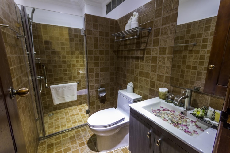 Deluxe Twin room with pool view