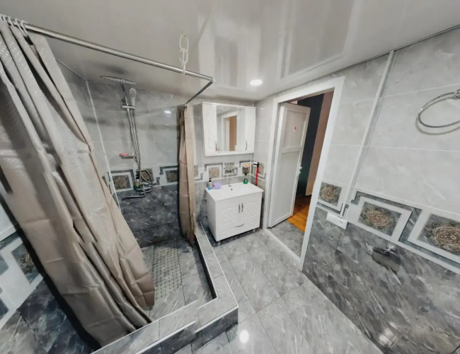 Iveri House