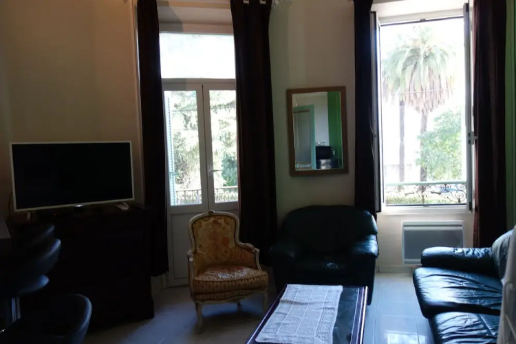 Welcome to Cannes - GALIENNI 3