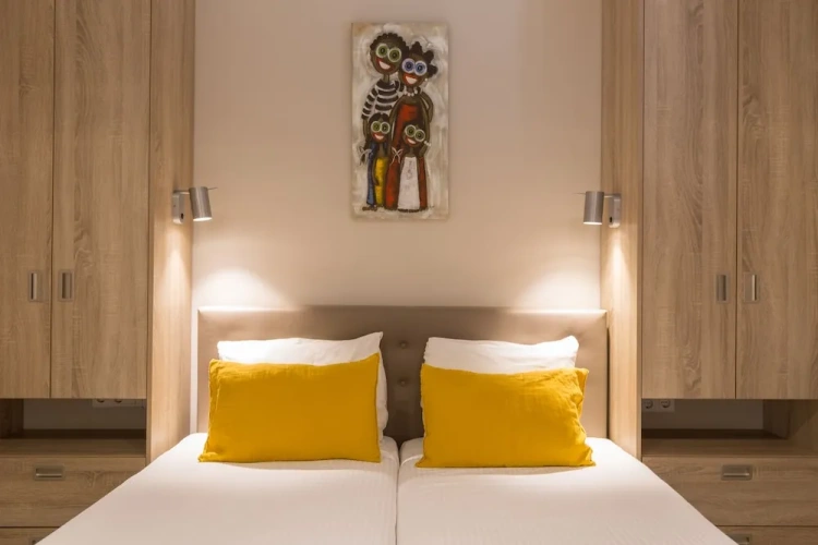 2 Bedrooms Villa