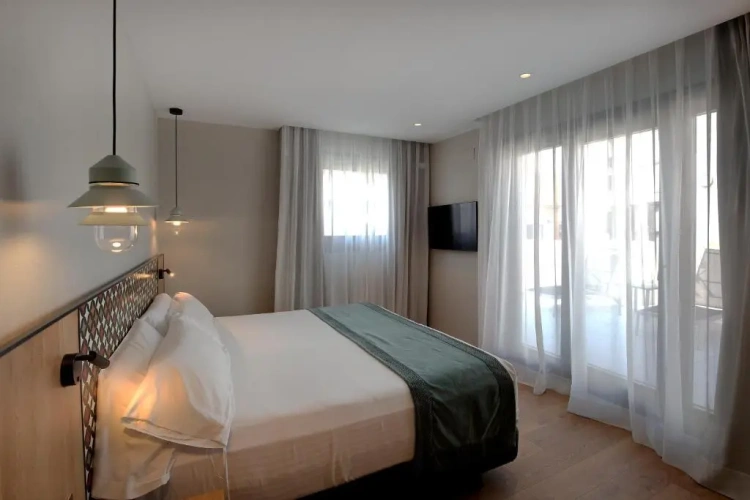 Terrace & Pool Junior Suite