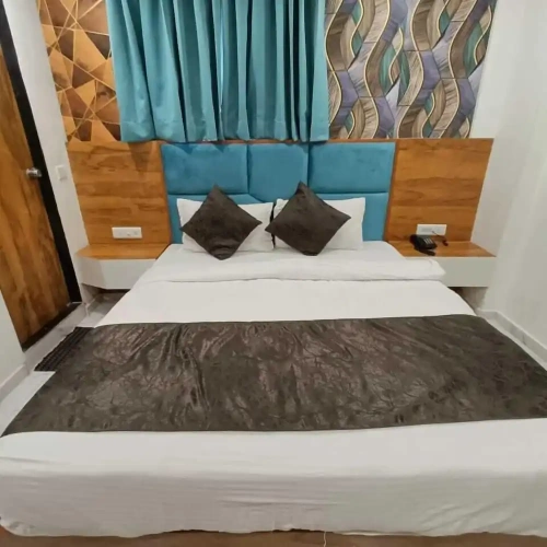 Deluxe Double room with city view