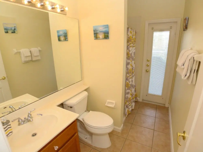 4 BED Pool Home ON Golf Community