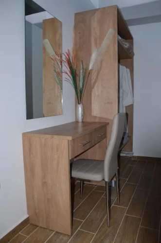 Zeus Throne Suites