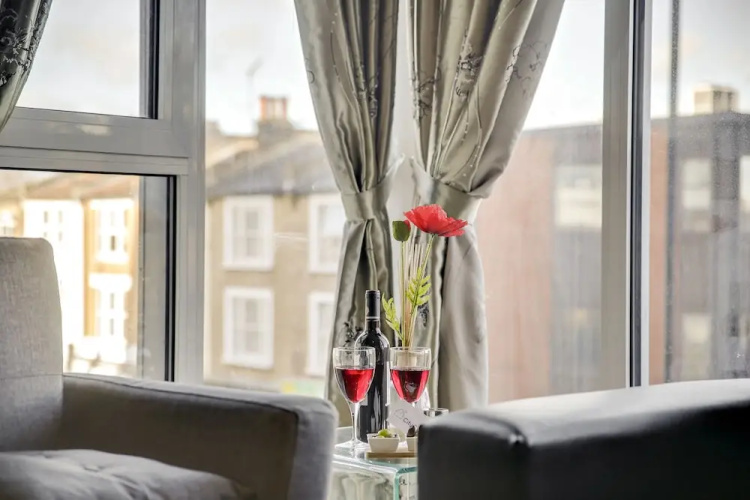 Modern Glenthorne Road Apartment