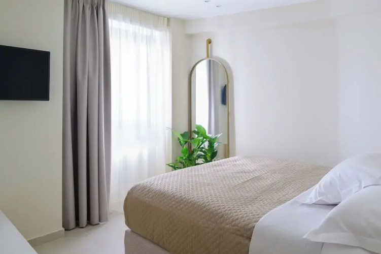 Thea Acropolis Suites & Apartments