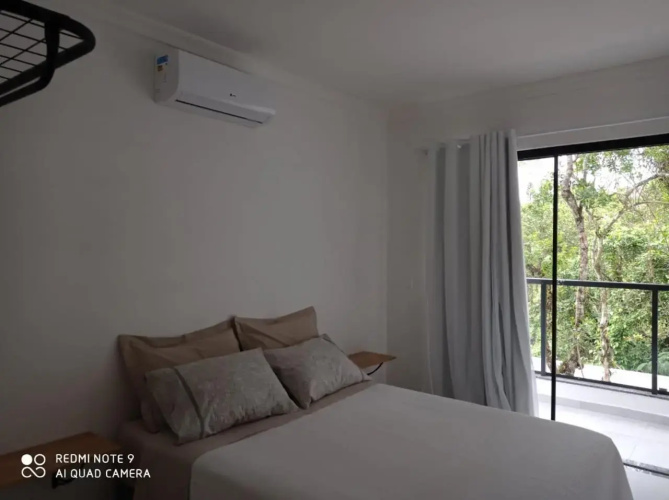 Casa com dois pavimentos nova, em Mariscal