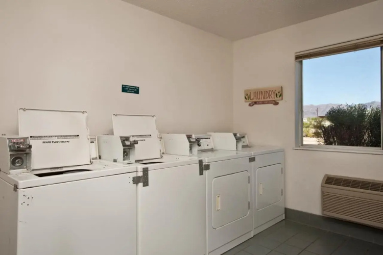 Superstition Inn and Suites