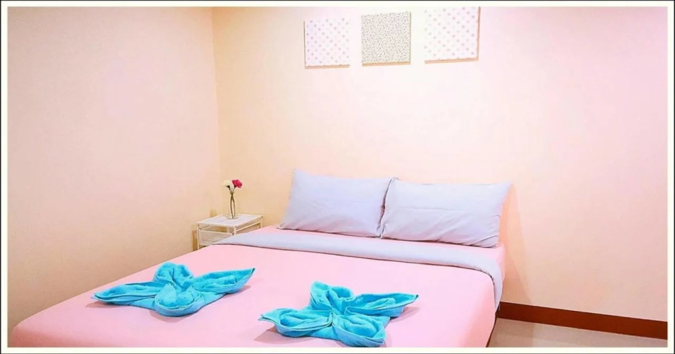 Wanderlust Bangkok Hostel