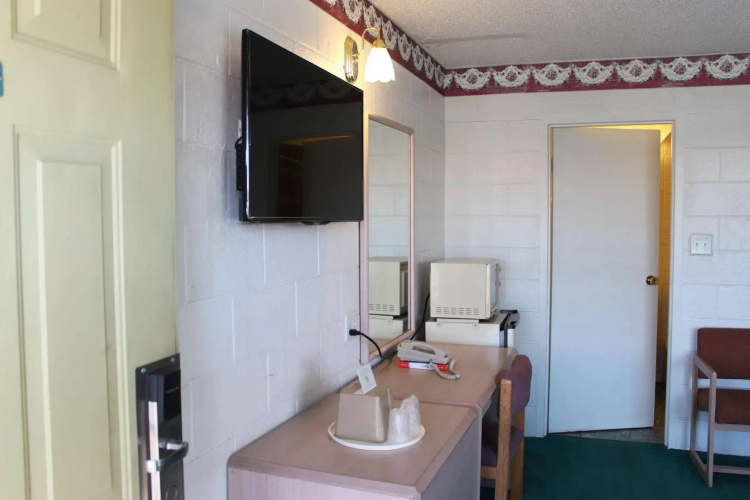 Century 21 Motel