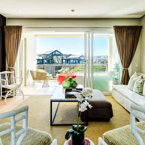 Escape to Exquisite Ellesmere 401