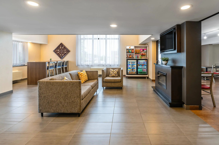 Comfort Inn East photo 18
