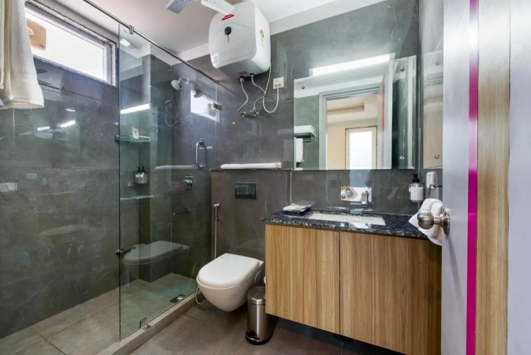 ROSASTAYS Gurugram Sec 31