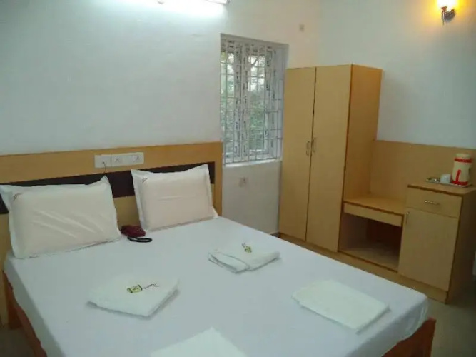 Samrat Guest House KK Nagar