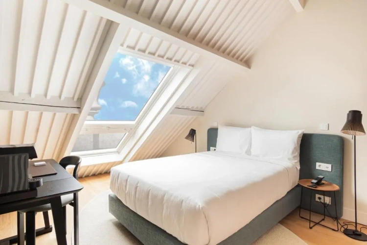 Deluxe Attic room