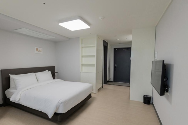Deluxe Double room with city view