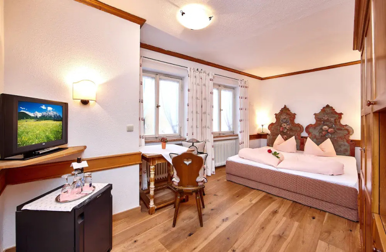 Alpenrose Traditionsgasthof Mittenwald