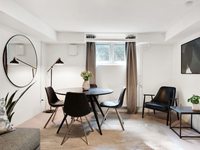 1 Bedroom Apartment