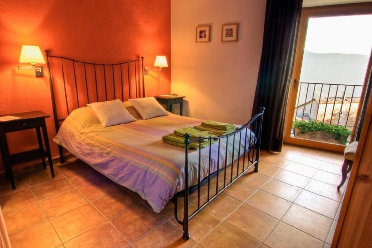 5 Bedrooms Cottage