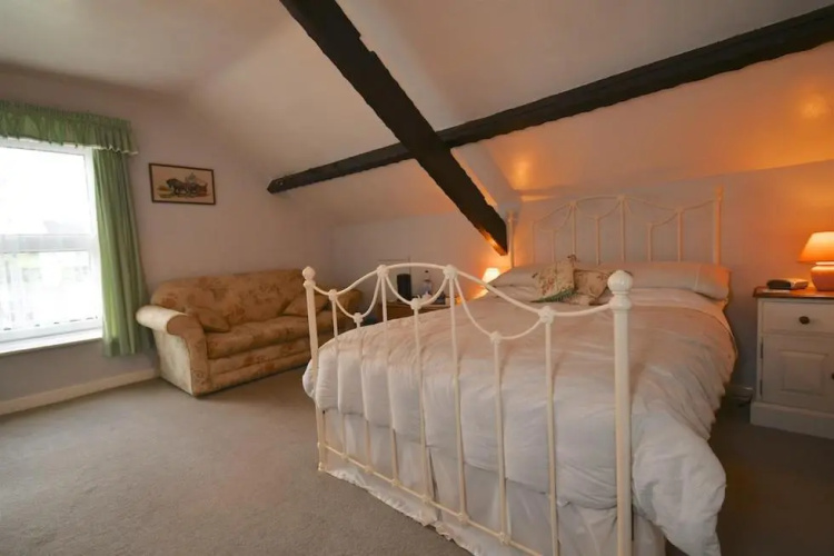 Glascoed Farmhouse