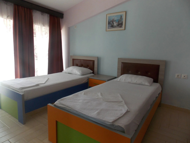 Damian Saranda Hotel