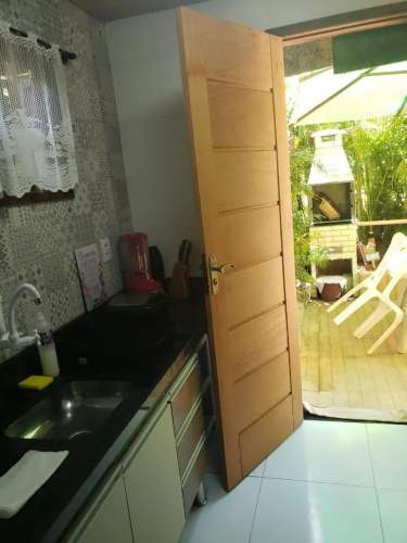 Flat quarto e sala praia do forte, 100 metros da vila
