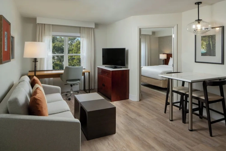 1 Bedroom Suite