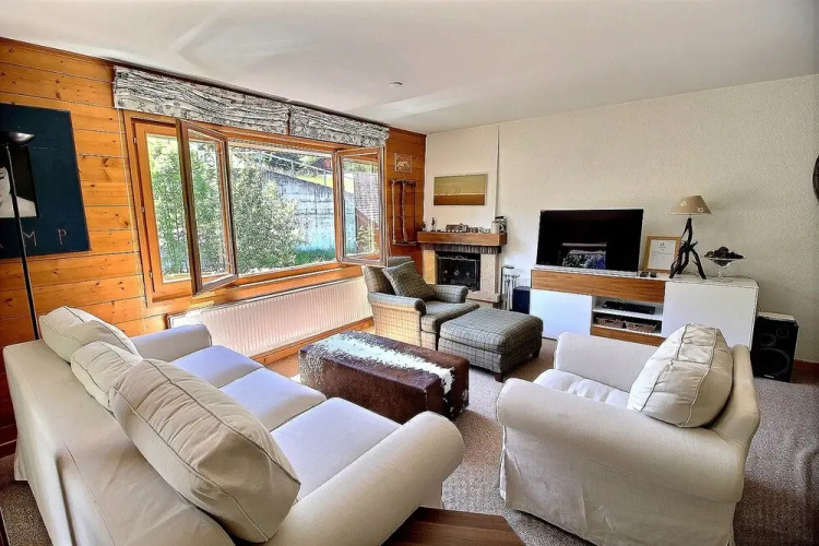 35 Rooms Apartment at 300m From the Cableway