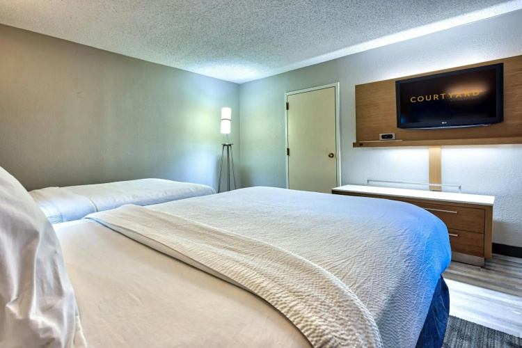 Courtyard by Marriott Hampton