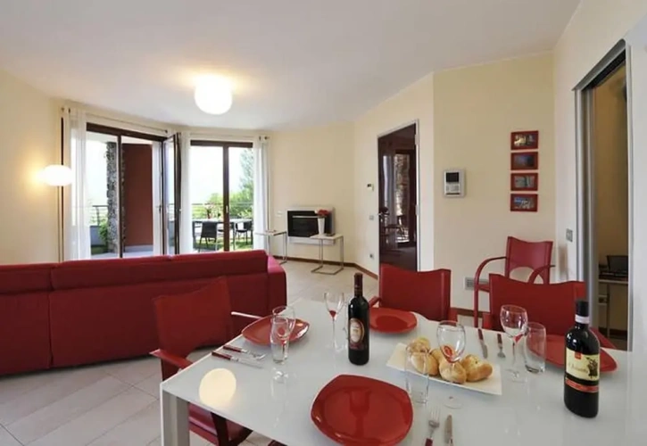 3 Bedrooms Apartment