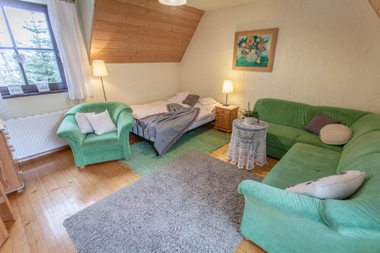 Standard Triple room