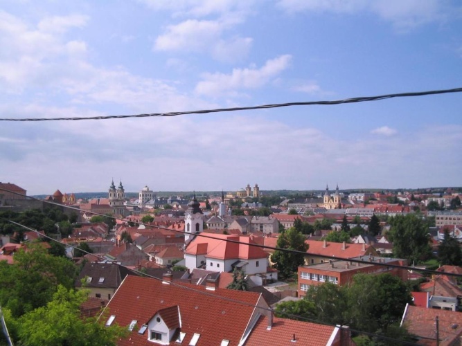 Standard Triple room with city view