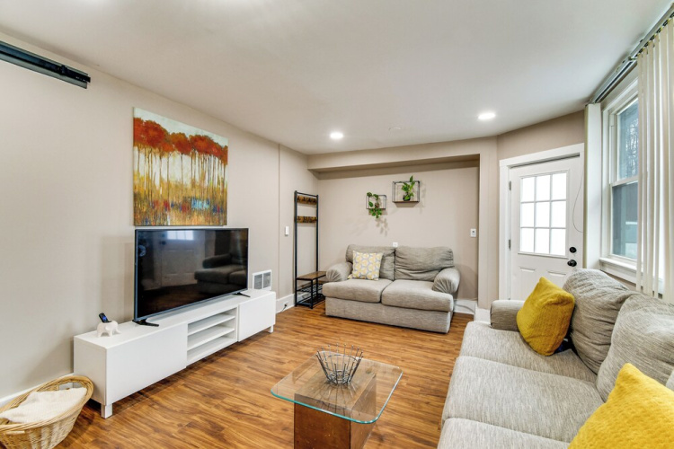 Explore Rochester! Charming Home 1 Mi to Downtown