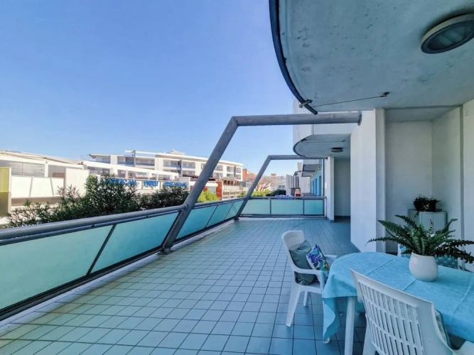2 Bedrooms Apartment with balcony and with city view