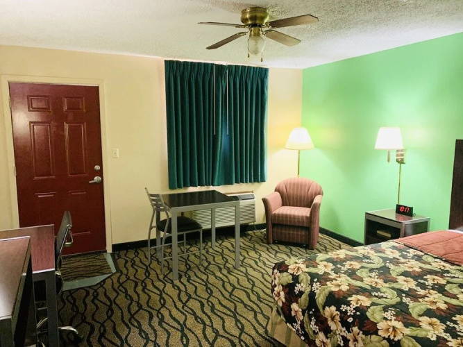 Thunderbird Inn