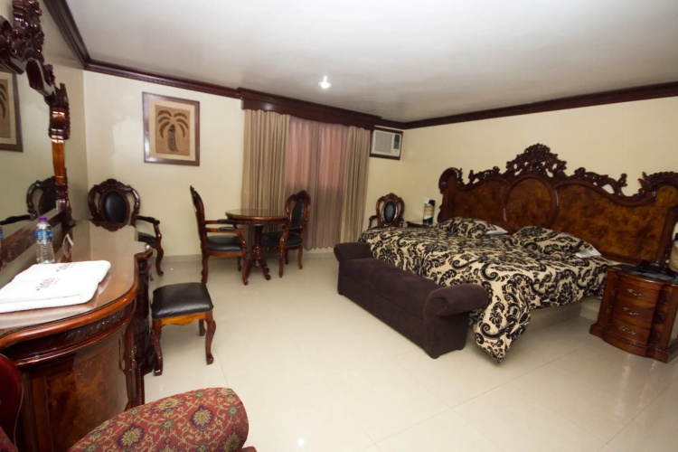 Hotel Toledo