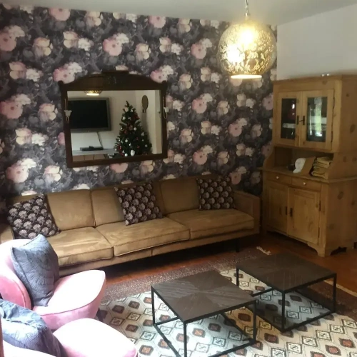 3 Bedrooms Classic Apartment with balcony