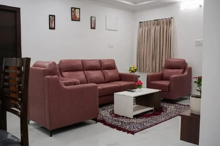 Manish Suites & Service Apartments
