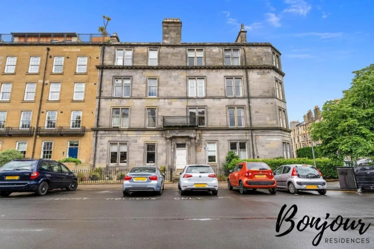 Central Cozy 2BR-1BA near Princes Street
