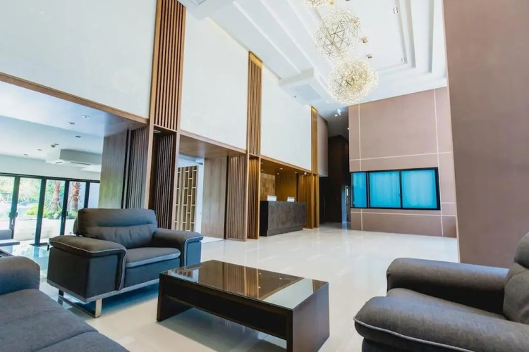 The Aristo Resort 610