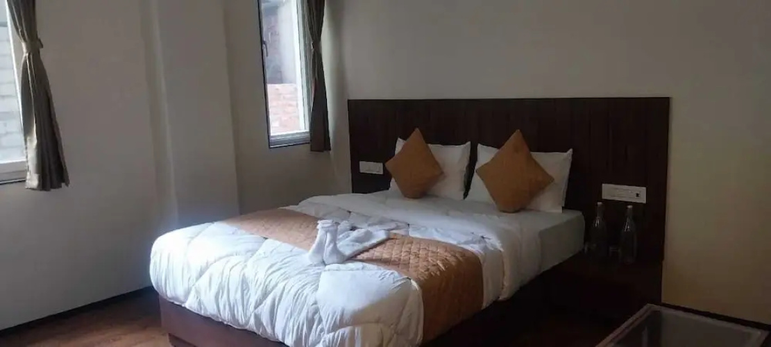 Dream Glory Hotel