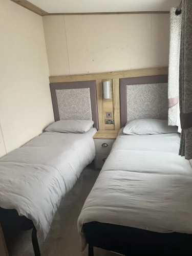 Luxury 2 Bedroom van Pets go Free