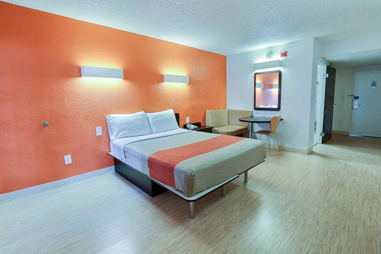 Motel 6 Addison, TX - Dallas