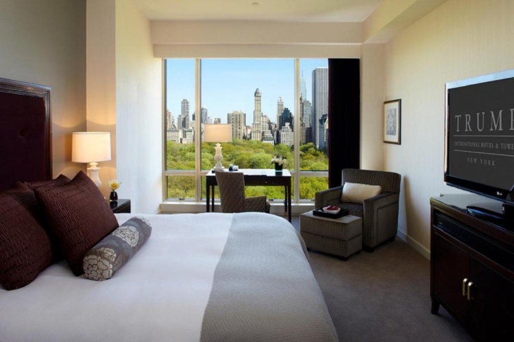 2 Bedrooms Suite with park view