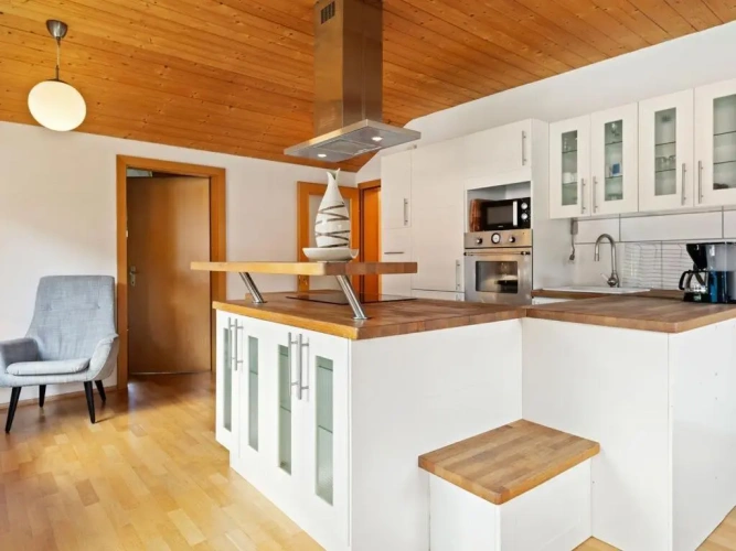 3 Bedrooms Apartment