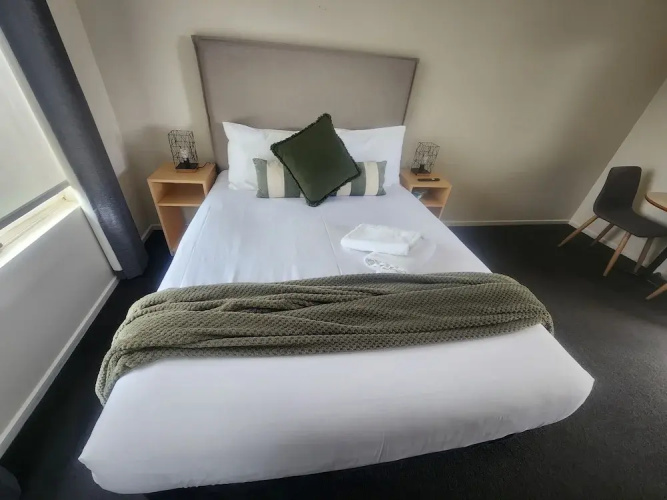 Elphin Serviced Apartments