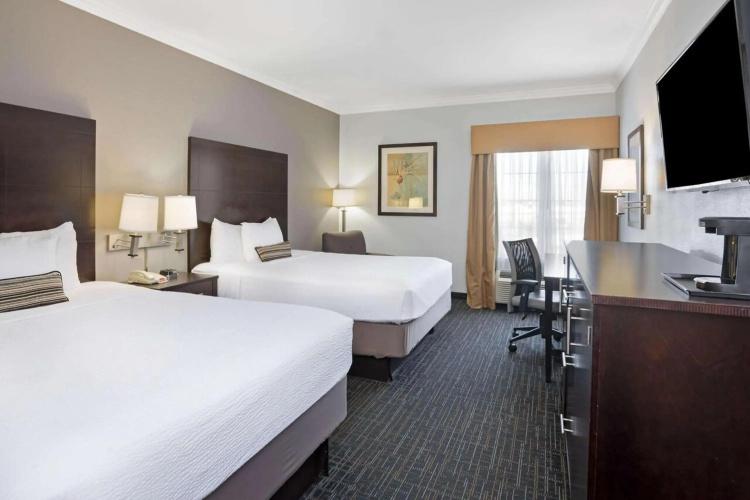 La Quinta Inn & Suites by Wyndham Houston - Westchase
