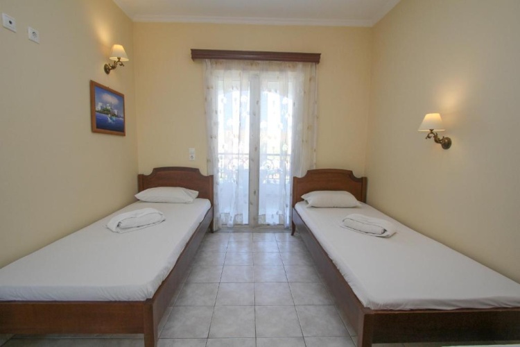 Twin room with pool view