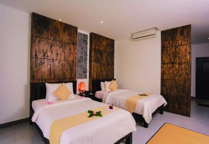 Standard Twin room with balcony